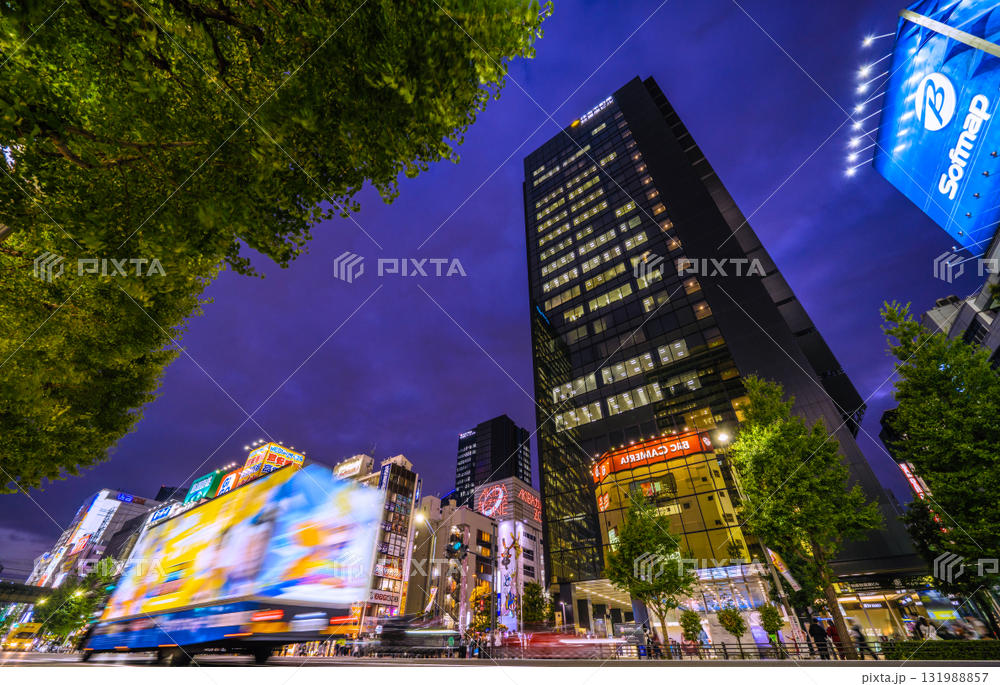 情報発信の前提が変わり始めーー なぜ今「移動するメディア」が必要なのか